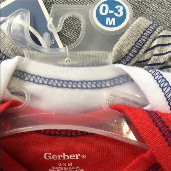 Gerber Baby Lot of Onesies. 0-3 months NWT - Picture 4 of 5